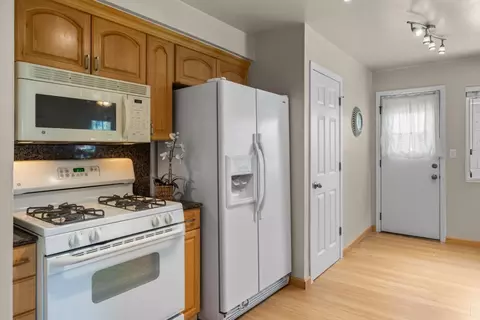 Kitchen - 814 Parcel St, Monterey, CA 93940 photo 3 of 5