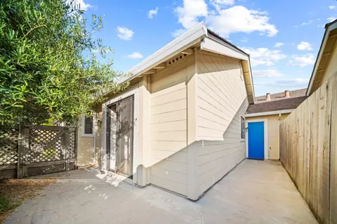 Exterior - 1037 Olympic Ln, Seaside, CA 93955 photo 6 of 7