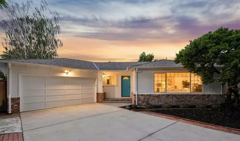 852 Ross Ct, Palo Alto, CA 94303