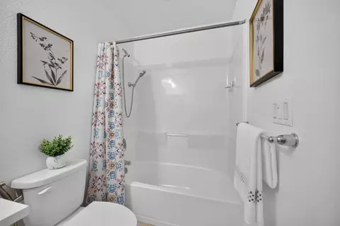 Bath - 301 Baja Rose St, Milpitas, CA 95035 photo 3 of 5
