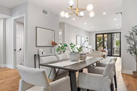 Dining - 221 Hope St, Mountain View, CA 94041 photo 2 of 4