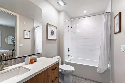 Bath - 221 Hope St, Mountain View, CA 94041 photo 5 of 7