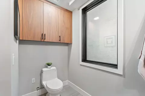 Bath - 221 Hope St, Mountain View, CA 94041 photo 7 of 7