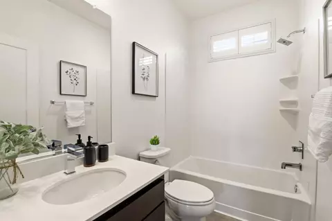 Bath - 37665 Breakers Rd, Newark, CA 94560 photo 1 of 2