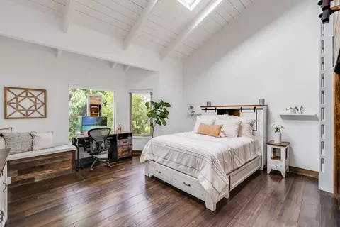Bedroom - 1501 Hidden Valley Rd, Soquel, CA 95073 photo 6 of 8