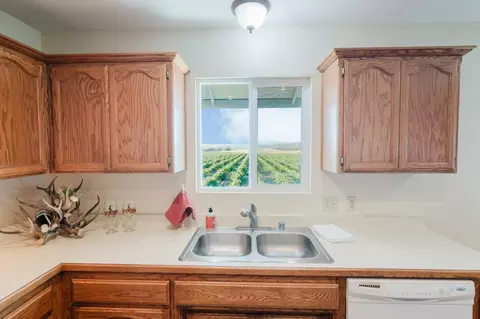 Kitchen - 68277 Jolon Rd, Bradley, CA 93426 photo 3 of 4