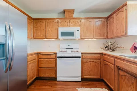 Kitchen - 68277 Jolon Rd, Bradley, CA 93426 photo 2 of 4