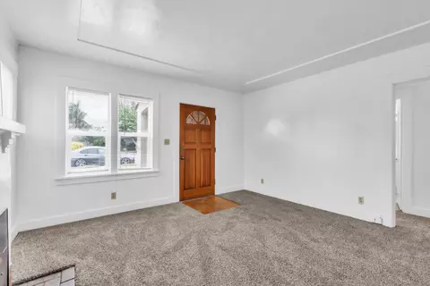 Living - 612 Central Ave, Salinas, CA 93901 photo 3 of 4