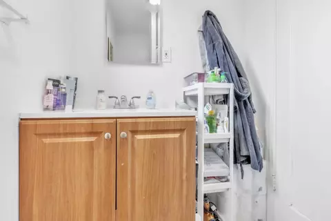 Bath - 612 Central Ave, Salinas, CA 93901 photo 3 of 3