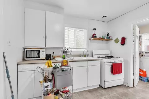 Kitchen - 612 Central Ave, Salinas, CA 93901 photo 2 of 3