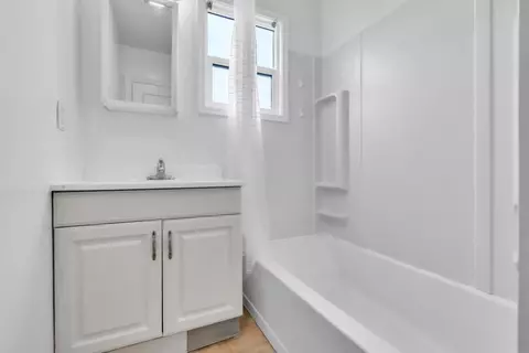 Bath - 612 Central Ave, Salinas, CA 93901 photo 1 of 3