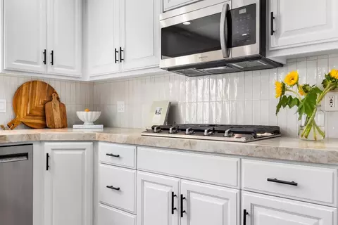 Kitchen - 6388 Forehand Ct, Aptos, CA 95003 photo 5 of 7