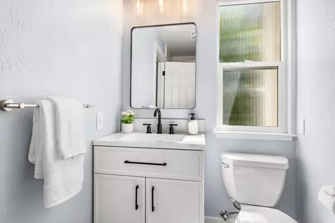 Bath - 6388 Forehand Ct, Aptos, CA 95003 photo 5 of 8