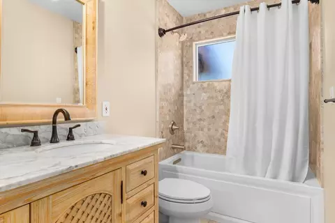 Bath - 144 Bowen Ave, Aptos, CA 95003 photo 2 of 3
