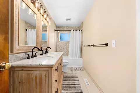 Bath - 144 Bowen Ave, Aptos, CA 95003 photo 1 of 3