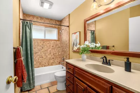 Bath - 144 Bowen Ave, Aptos, CA 95003 photo 3 of 4