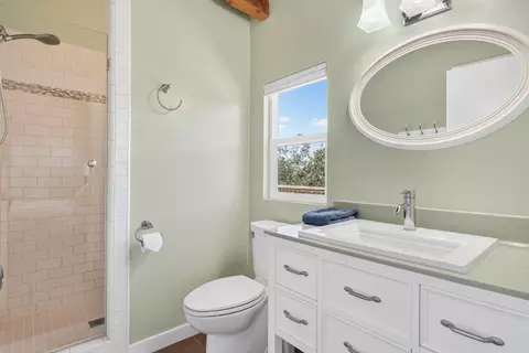 Bath - 11675 Mccarthy Rd, Carmel Valley, CA 93924 photo 2 of 3