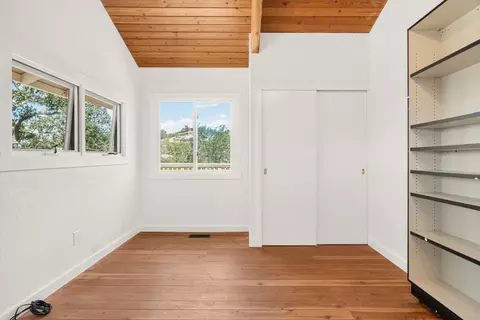 Bedroom - 11675 Mccarthy Rd, Carmel Valley, CA 93924 photo 6 of 8