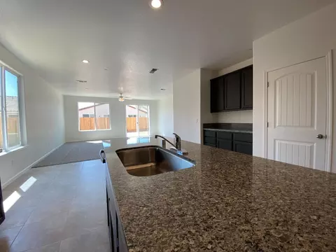 4449 Lacy Ln, Merced, CA 95348 photo 2