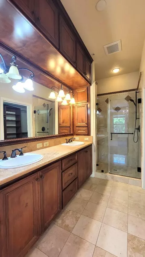 Bath - 1223 Symphony Way, Vallejo, CA 94591 photo 1 of 2