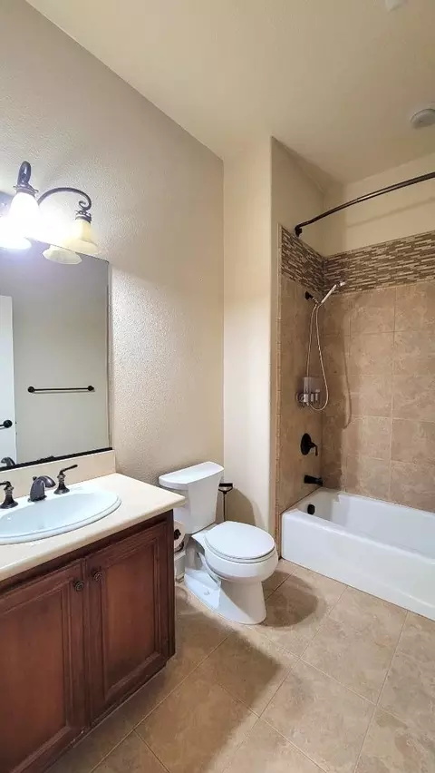 Bath - 1223 Symphony Way, Vallejo, CA 94591 photo 2 of 2