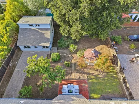 Exterior - 21075 Greenleaf Dr, Cupertino, CA 95014 photo 16 of 17