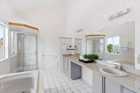 Bath - 21075 Greenleaf Dr, Cupertino, CA 95014 photo 3 of 7