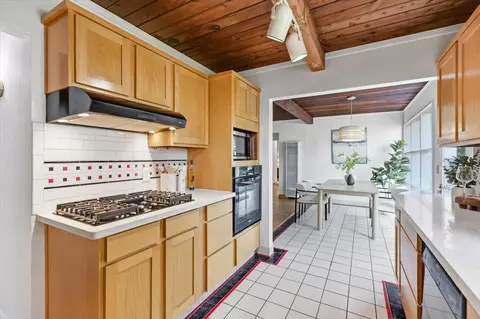 Kitchen - 21075 Greenleaf Dr, Cupertino, CA 95014 photo 4 of 10