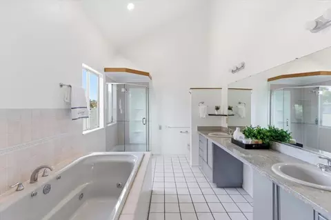 Bath - 21075 Greenleaf Dr, Cupertino, CA 95014 photo 2 of 7