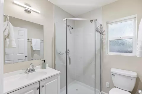 Bath - 21075 Greenleaf Dr, Cupertino, CA 95014 photo 6 of 7