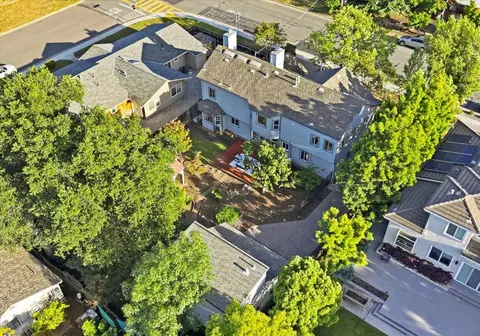 View/Area - 21075 Greenleaf Dr, Cupertino, CA 95014 photo 4 of 9