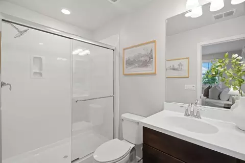 Bath - 491 Snap Dragon St, Milpitas, CA 95035 photo 4 of 4