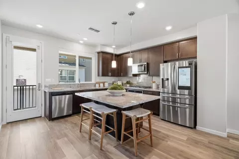Kitchen - 491 Snap Dragon St, Milpitas, CA 95035 photo 3 of 4