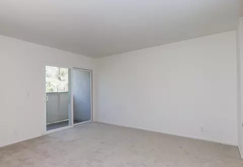 Living - 1166 Terra Nova Blvd, Pacifica, CA 94044 photo 3 of 5