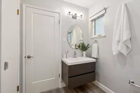 Bath - 635 Capuchino Dr, Millbrae, CA 94030 photo 5 of 6