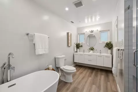 Bath - 635 Capuchino Dr, Millbrae, CA 94030 photo 2 of 6