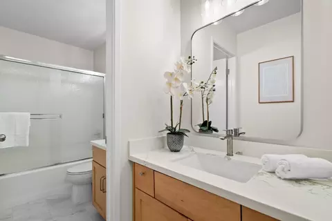 Bath - 400 Ortega Ave 122, Mountain View, CA 94040 photo 1 of 2