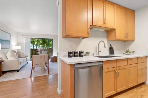 Kitchen - 400 Ortega Ave 122, Mountain View, CA 94040 photo 4 of 6