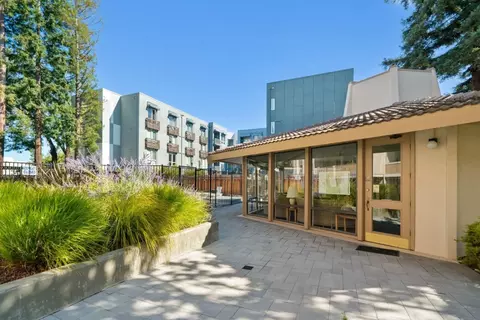 Exterior - 400 Ortega Ave 122, Mountain View, CA 94040 photo 8 of 10