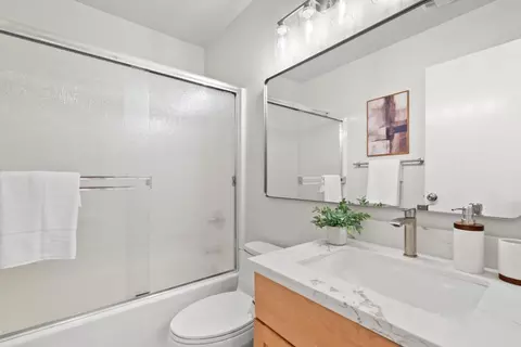 Bath - 400 Ortega Ave 122, Mountain View, CA 94040 photo 2 of 2