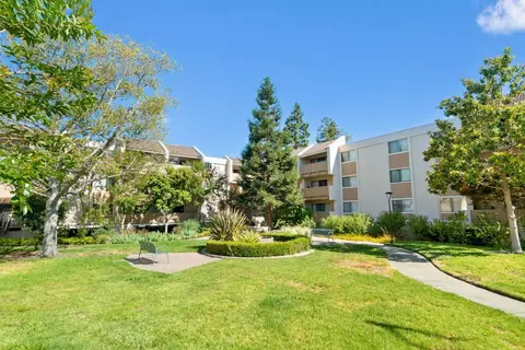 Exterior - 400 Ortega Ave 122, Mountain View, CA 94040 photo 4 of 10