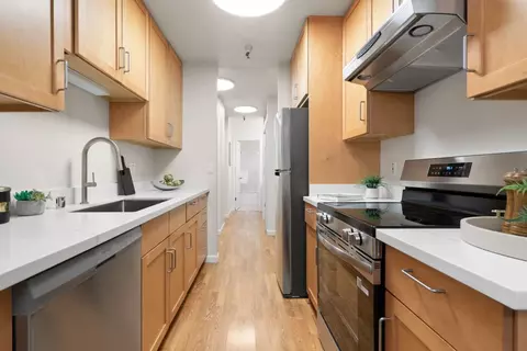Kitchen - 400 Ortega Ave 122, Mountain View, CA 94040 photo 5 of 6