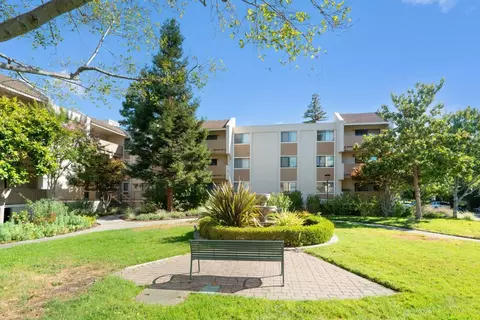 Exterior - 400 Ortega Ave 122, Mountain View, CA 94040 photo 6 of 10