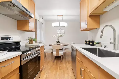 Kitchen - 400 Ortega Ave 122, Mountain View, CA 94040 photo 2 of 6