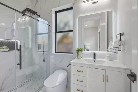 Bath - 1691 S Springer Rd, Mountain View, CA 94040 photo 2 of 7