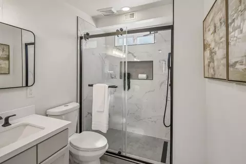 Bath - 1850 Montecito Ave, Mountain View, CA 94043 photo 2 of 3