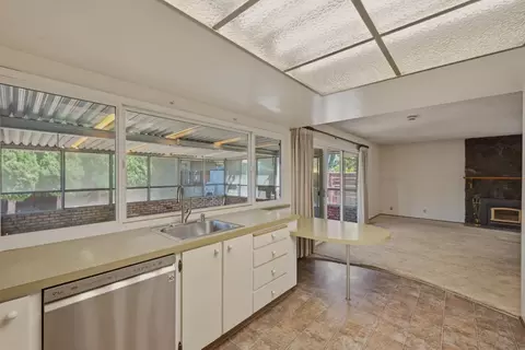 Kitchen - 24 Cedar Ct, Milpitas, CA 95035 photo 5 of 6