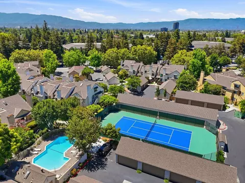 View/Area - 2071 Foxhall Loop, San Jose, CA 95125 photo 10 of 13