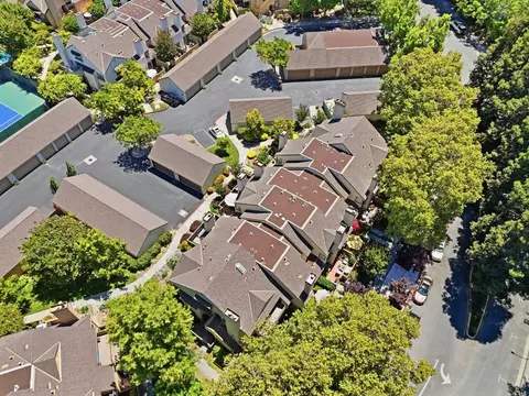 View/Area - 2071 Foxhall Loop, San Jose, CA 95125 photo 2 of 13