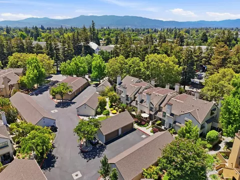 View/Area - 2071 Foxhall Loop, San Jose, CA 95125 photo 5 of 13